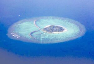 مدي تأثر صناعة السياحة بكارثة غرق جزر المالديف